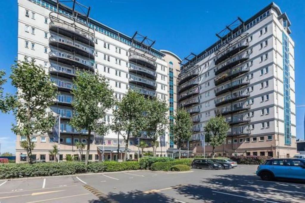 Cozy Flat With Balcony Lägenhet London Exteriör bild