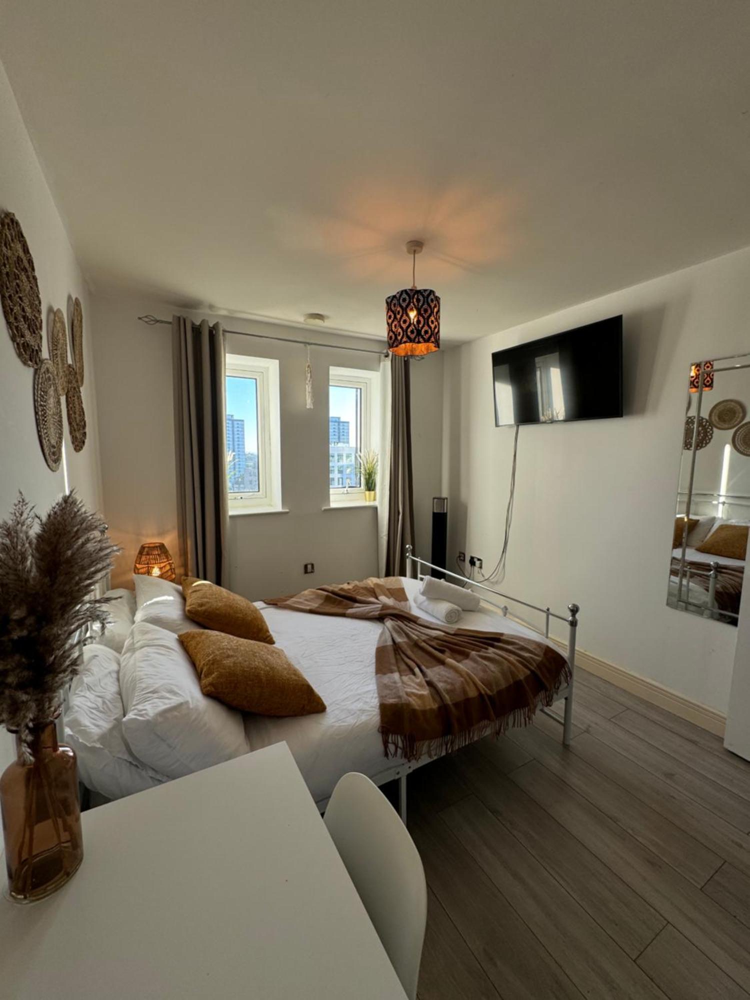 Cozy Flat With Balcony Lägenhet London Exteriör bild