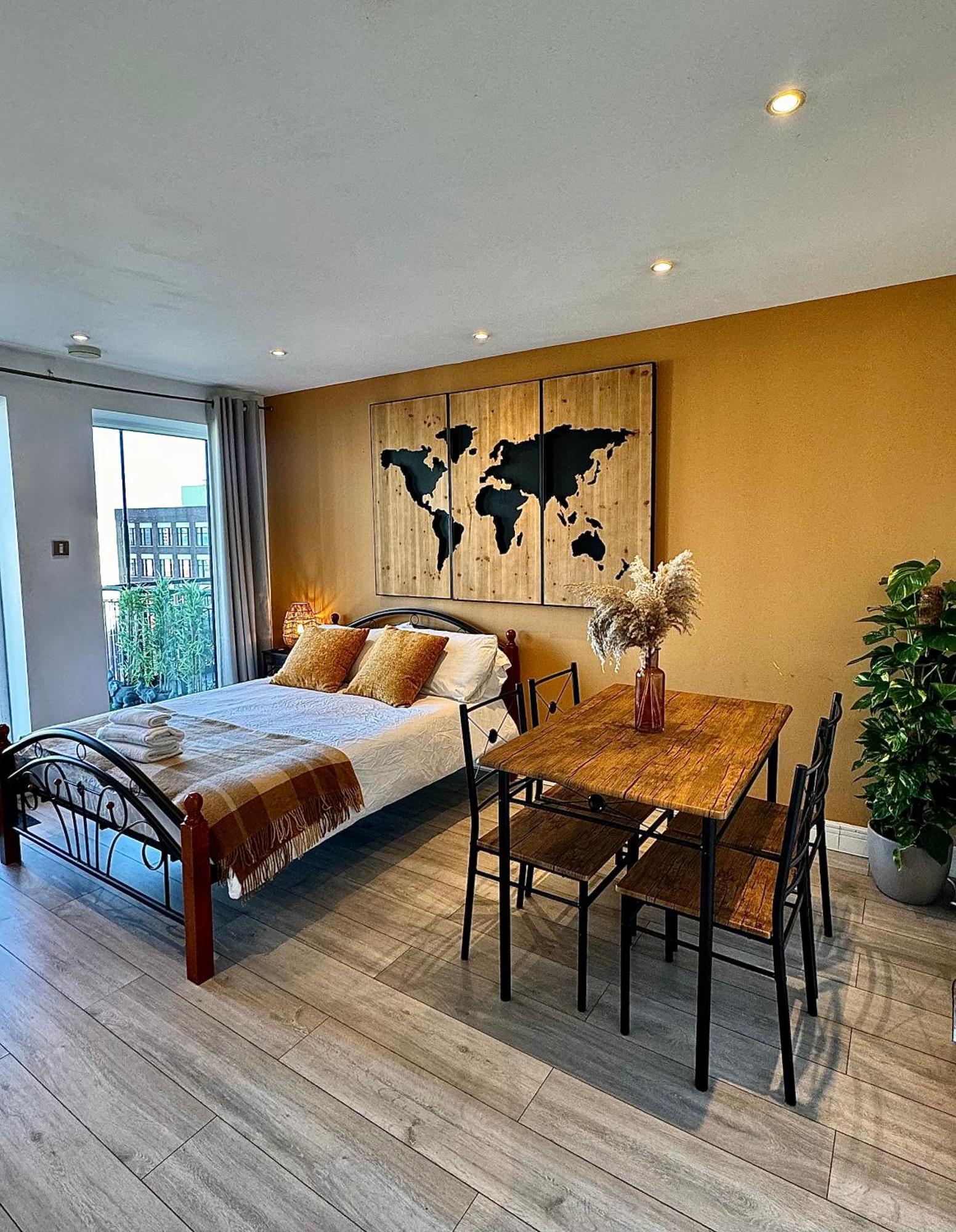 Cozy Flat With Balcony Lägenhet London Exteriör bild